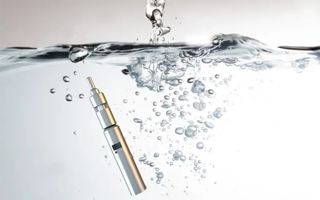 Dropped Vape in Water: Will it Explode? Exploring the Consequences